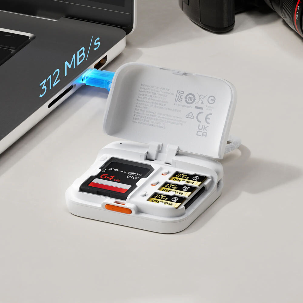 Insta360 2-in-1 Card Reader + Case
