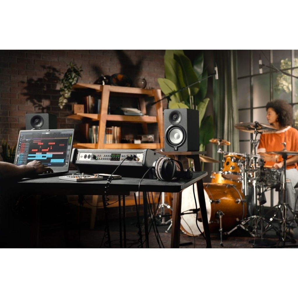 Universal Audio Volt  876 USB Kayıt Stüdyosu