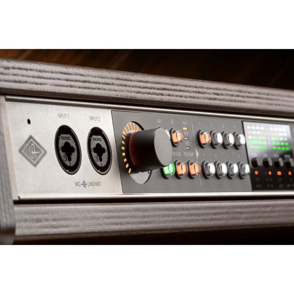 Universal Audio Volt  876 USB Kayıt Stüdyosu