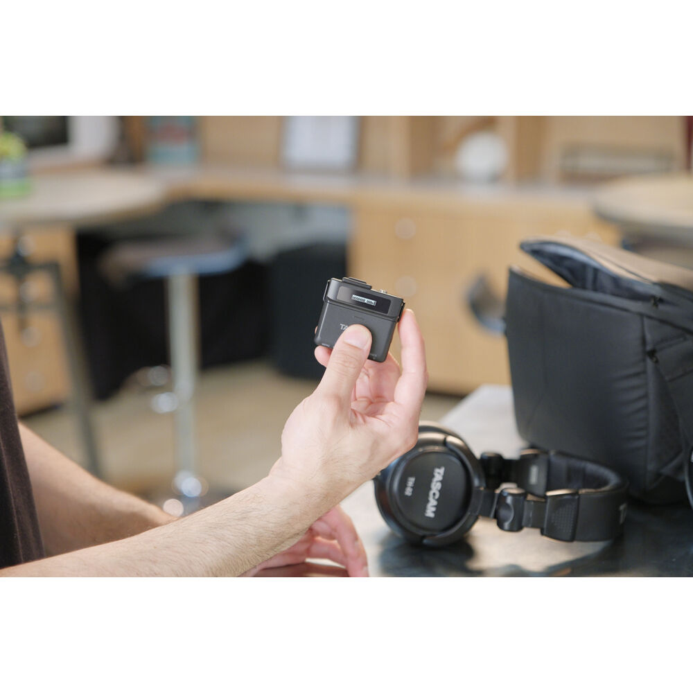 Tascam CA-XLR2D-C 2 Kanal XLR Kamera Adaptörü (Canon Uyumlu)