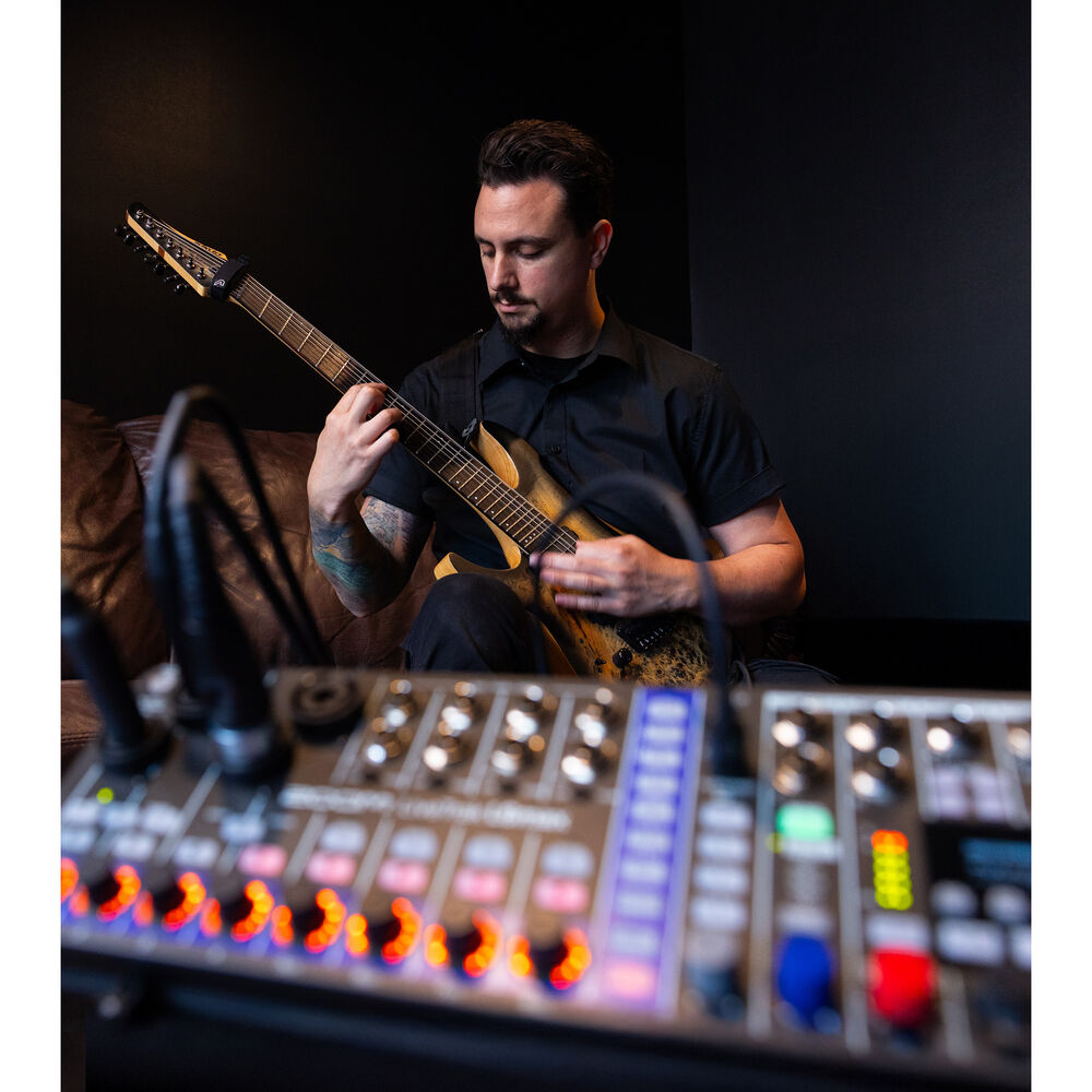 Zoom LiveTrak L6max 12 Kanallı Mixer & Multitrack Kayıt Cihazı