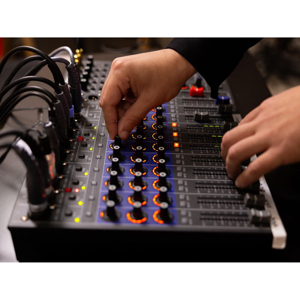 Zoom LiveTrak L12next Dijital Mikser & Multi-Track Recorder