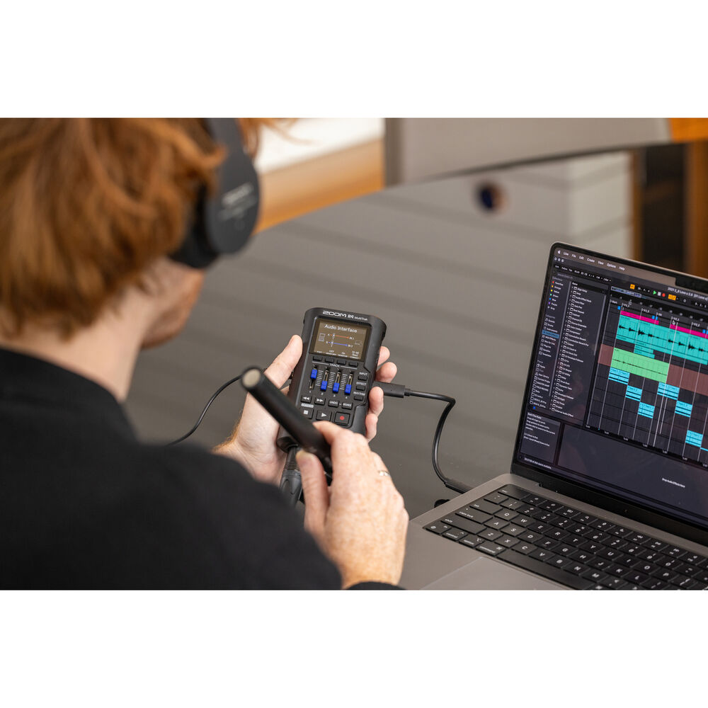 Zoom R4 MultiTrak SD Kayıt Cihazı ve USB Ses Kartı (Siyah)