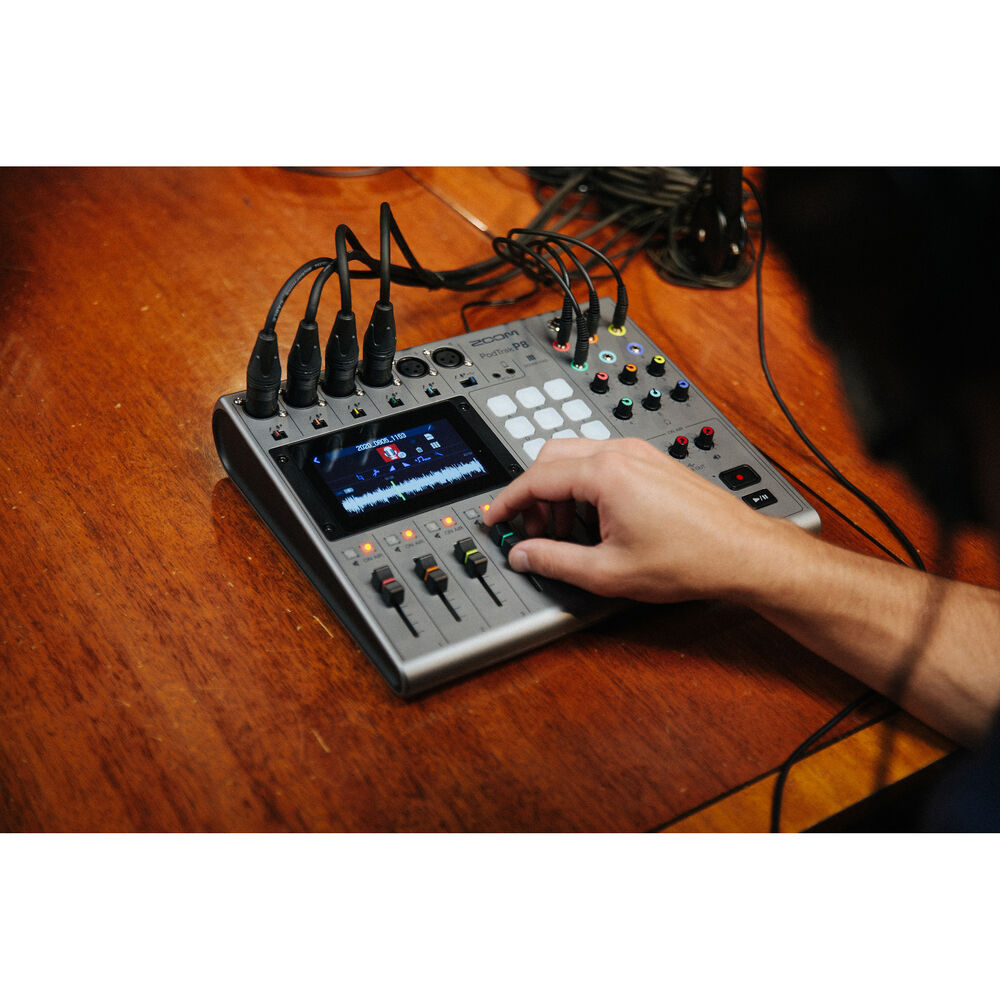 Zoom P8 Protrak 8 Kanal Podcast Mikseri