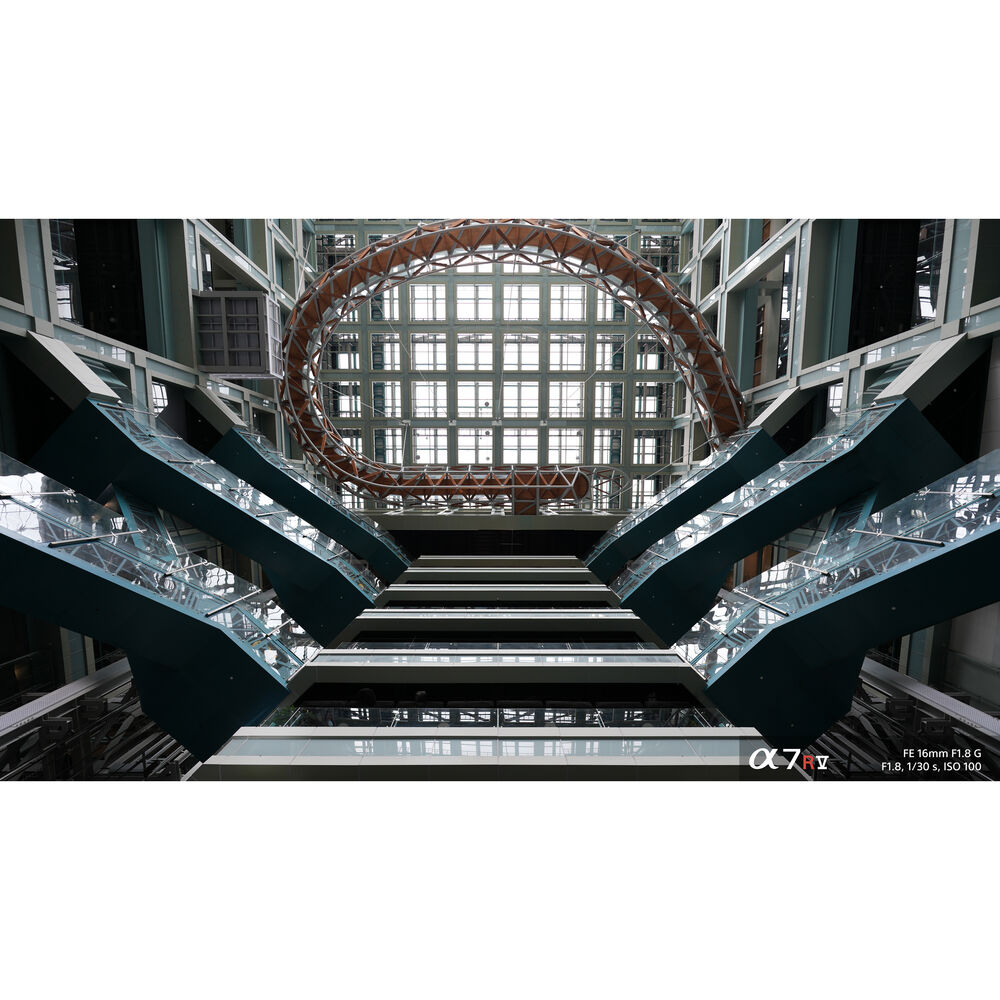 Sony FE 16mm f/1.8 G Lens (Sony E)